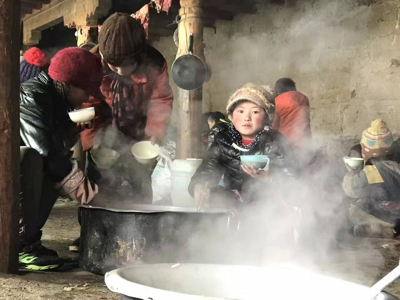 开云手机官方版在线入口-开云(中国)公益回顾丨家国同欢月同圆 温暖满载甘孜州(图10)