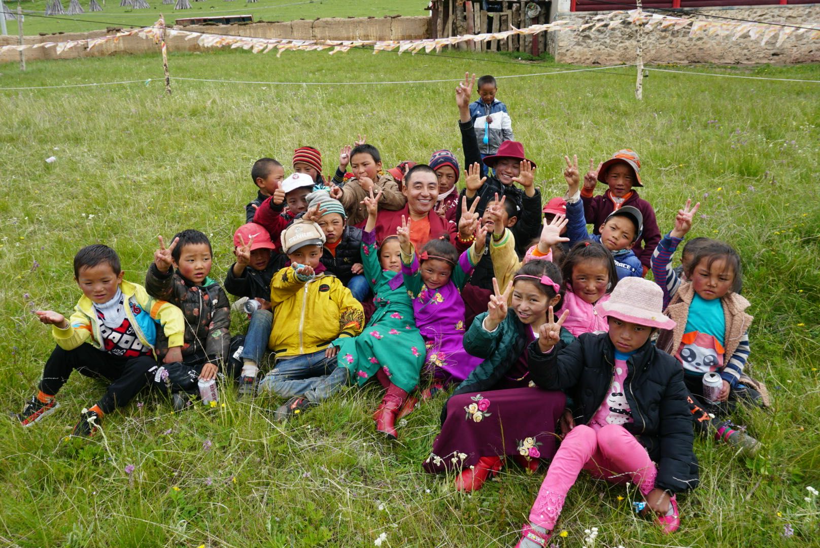 开云手机官方版在线入口-开云(中国)公益回顾丨家国同欢月同圆 温暖满载甘孜州(图14)